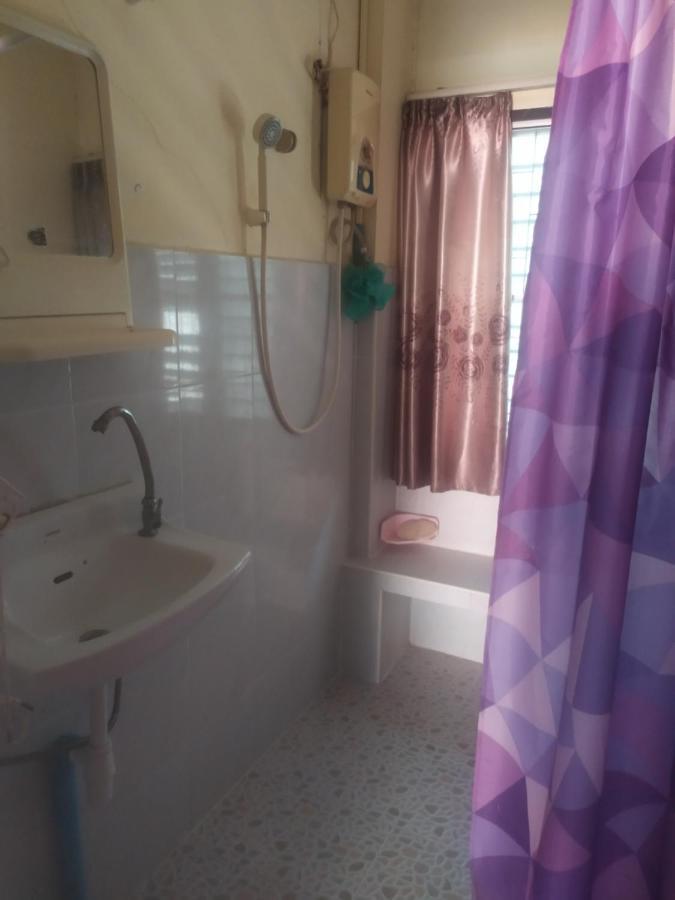 Artem'S Guesthouse Jomtien Beach Exterior photo