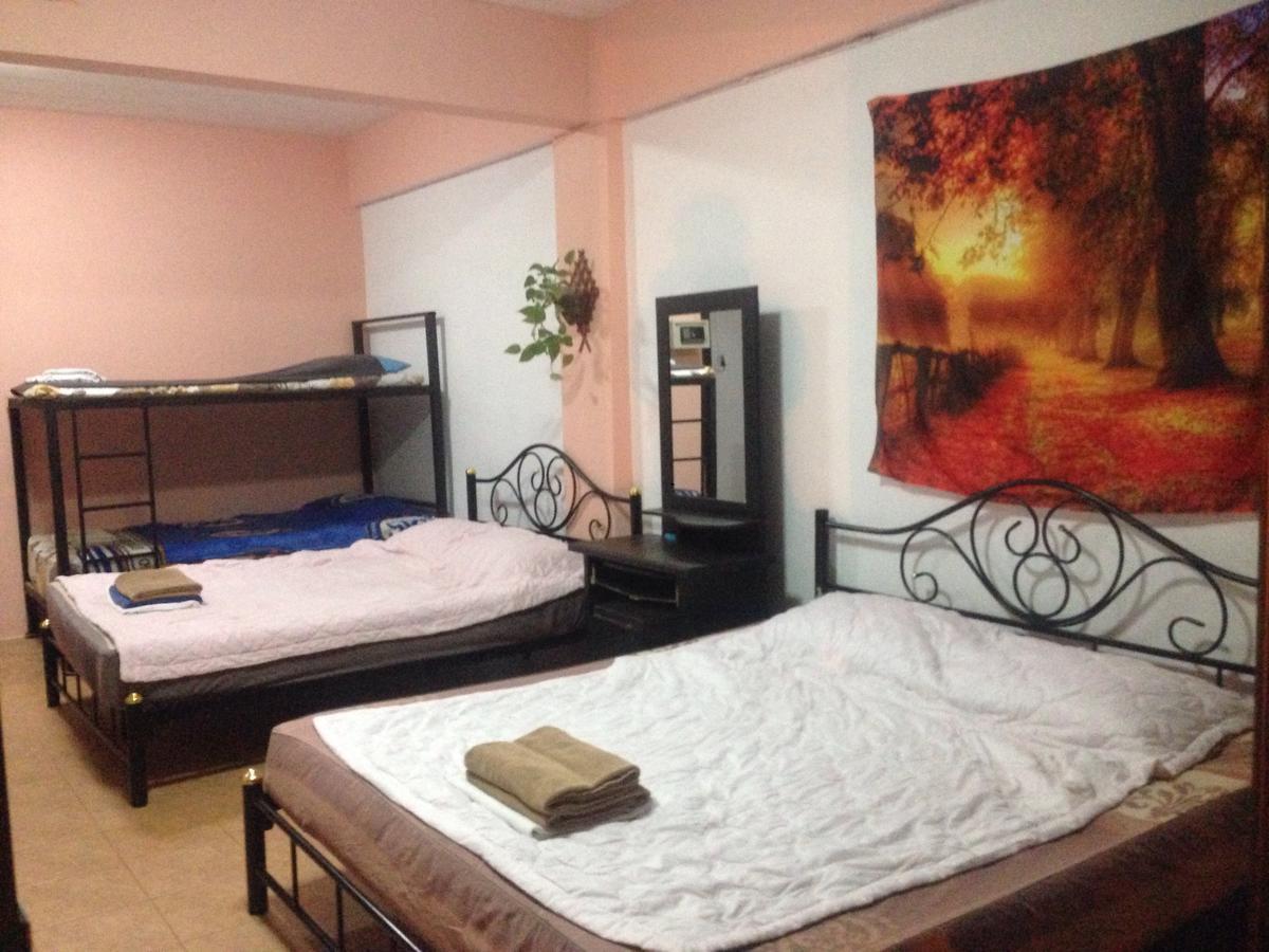 Artem'S Guesthouse Jomtien Beach Exterior photo