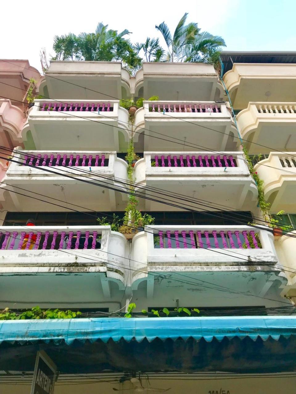 Artem'S Guesthouse Jomtien Beach Exterior photo